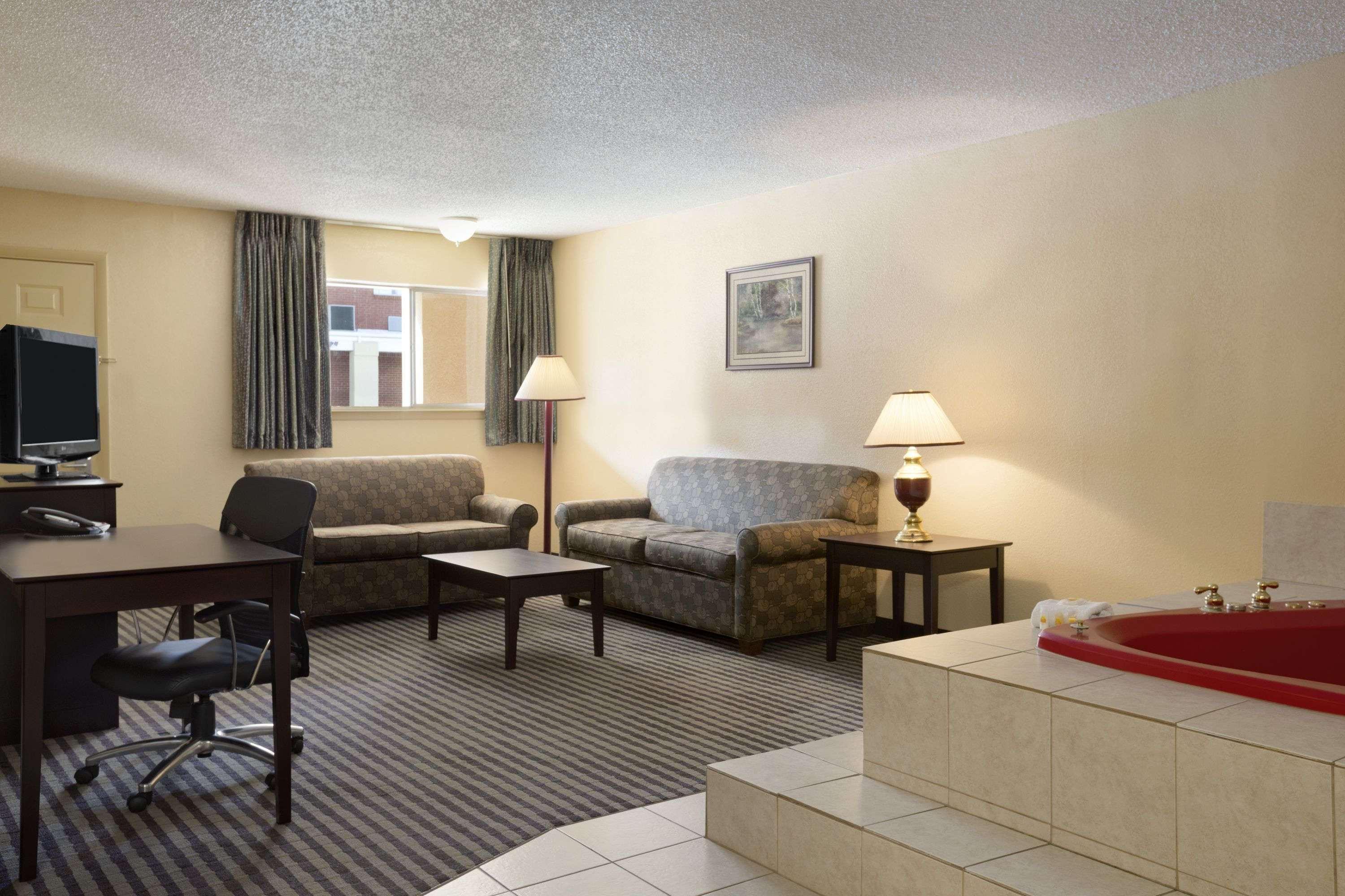 Days Inn By Wyndham Lawton Zewnętrze zdjęcie