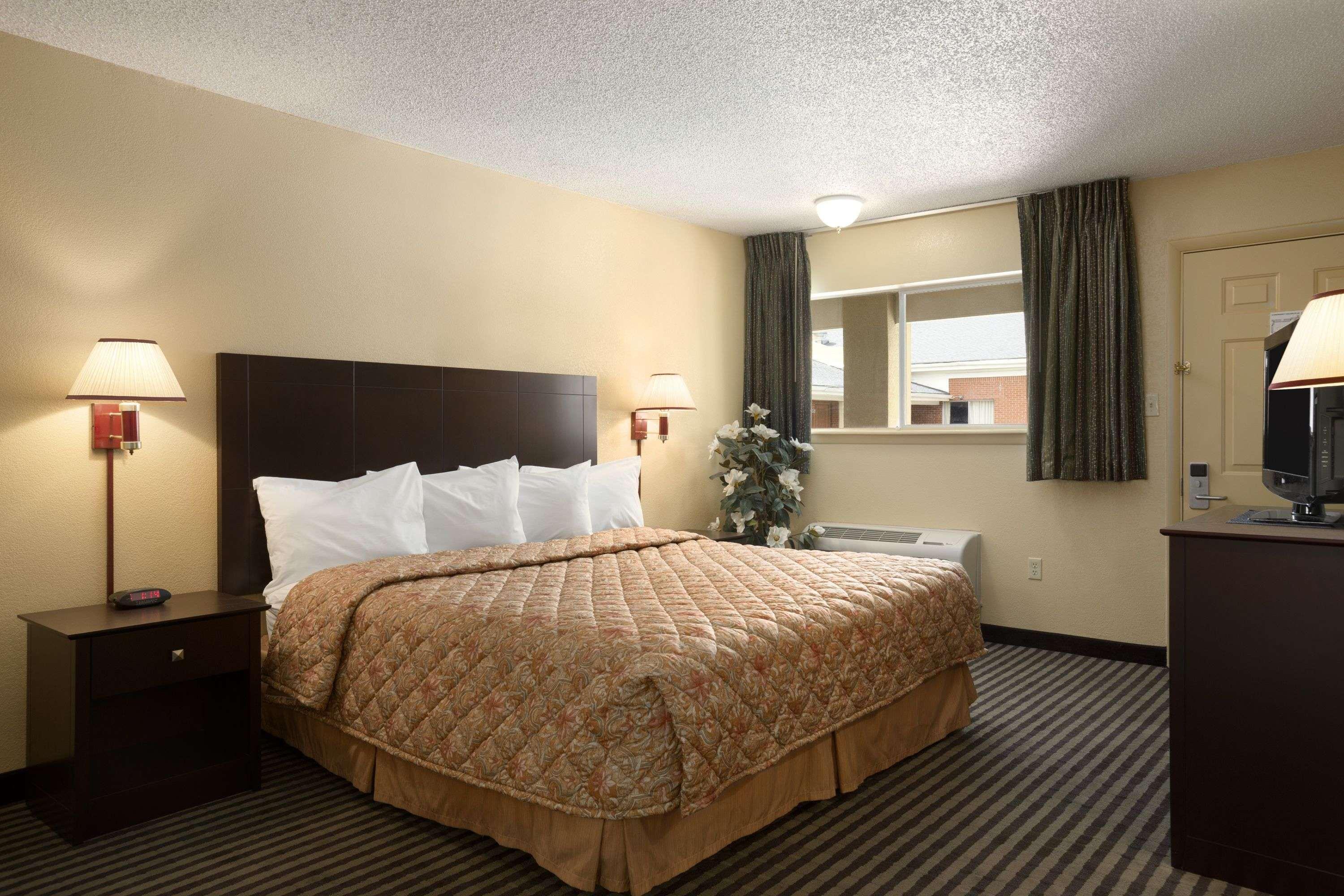 Days Inn By Wyndham Lawton Zewnętrze zdjęcie