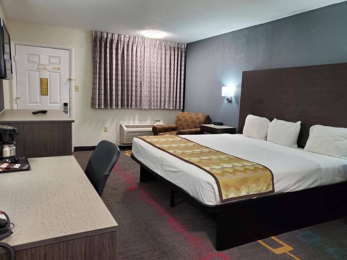 Days Inn By Wyndham Lawton Zewnętrze zdjęcie